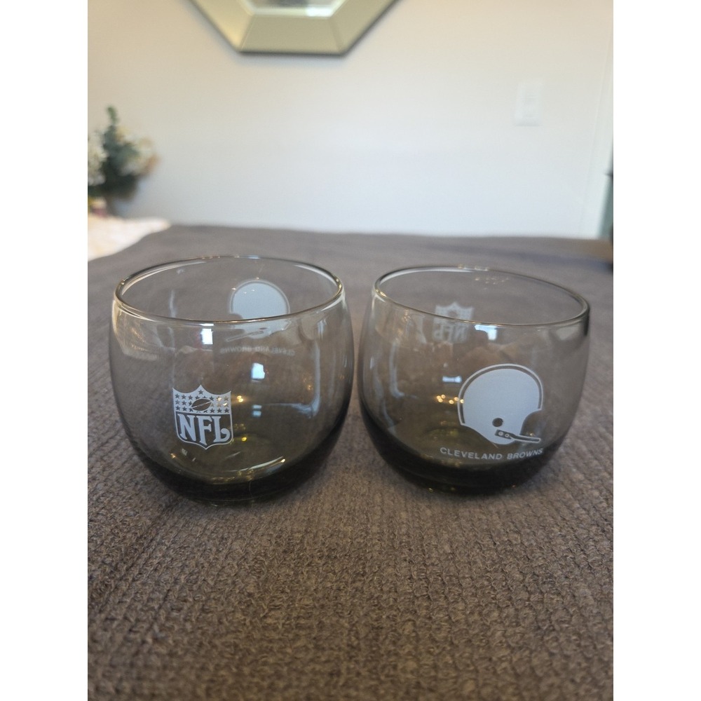 NFL Cleveland Browns Football Rocks Glass Set 2 Smoked Glass Vintage Helmet Logo